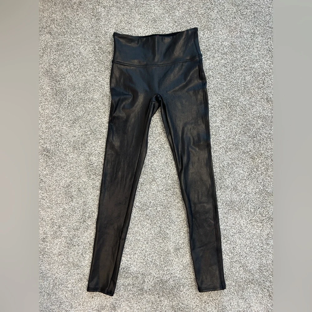 SPANX faux leather women’s Black High-Rise Leggings size small - Picture 3 of 9
